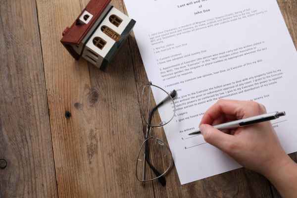 Do I Need a Will or a Trust in Florida? What Vero Beach Residents Should Know